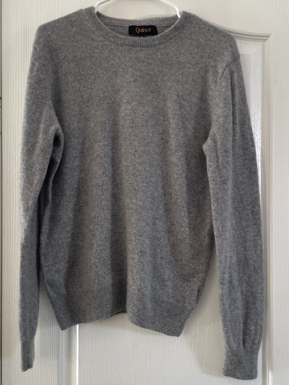 Quince Grey Crew Neck Cashmere Sweater size Medium